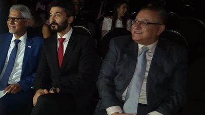 صور.. وصول خالد النبوي إلى الأوبرا استعداداً لتنصيبه سفيرًا لبنوك الدم في الهلال الاحمر