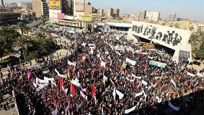 الشرطة العراقية تفرق المظاهرات التي خرجت لليوم الثاني في ساحة التحرير