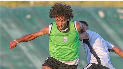 صور.. عمرو وردة يشارك في تدريبات باوك استعدادا لـ