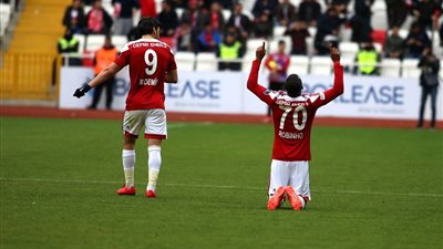تقارير صحفية : روبينيو يقترب من اللعب في الدوري المصري