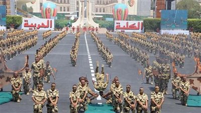 الصاعقة المصرية تنفذ عروضًا أمام الرئيس السيسي في احتفالية تخريج طلاب الكليات العسكرية