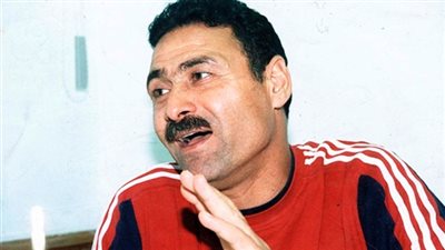 كورة زمان.. حكاية ركلة ثابت البطل التي أنقذت لاعبي الأهلي من الموت