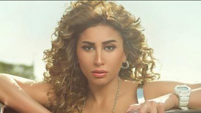 دينا الشربيني تثير الجدل برقصة كيكي وتتصدر الترند 