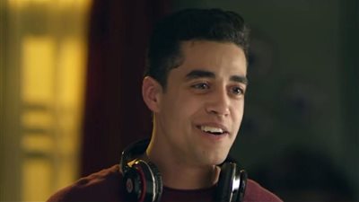 خالد أنور يحتفل بعيد ميلاده على طريقته الخاصه 
