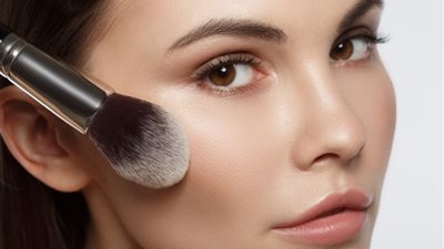  البلاشر من أساسيات المكياج.. تعرفي على كيفية اختيار الأفضل لكِ