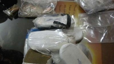 في حملة أمنية بالبحر الأحمر.. ضبط 28 لفافة هيروين وأفيون بحوزة عاطلين  
