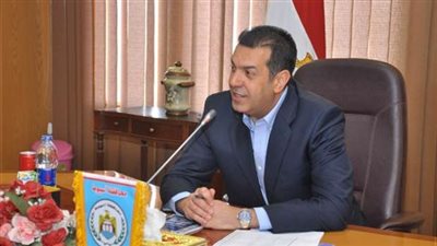 محافظ أسيوط يأمر بشن حملات لرفع الاشغال فى المحافظة