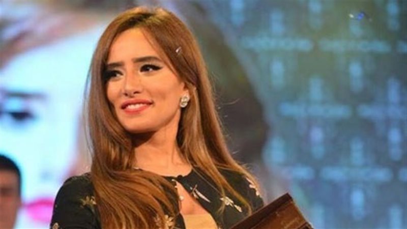 الفنانة زينة 