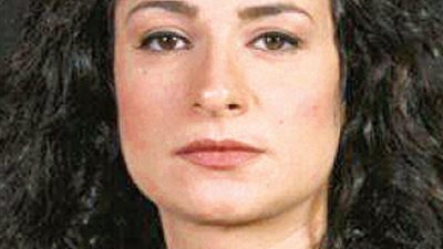 فنانون يحاولون البحث عن سبب وفاة مي سكاف