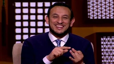 داعية: الأئمة الأربعة اتفقوا على أن الزوجة غير مطالبة بخدمة زوجها