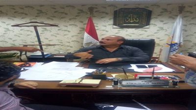 رئيس حى المطرية ينسق مع المقاولون العرب لتحديد موقع بيارة صرف المسلة