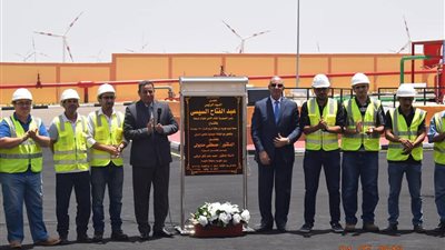 التفاصيل الكاملة عن محطة كهرباء الرياح بجبل الزيت عقب افتتاح الرئيس لها