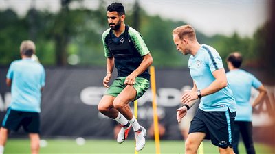 محرز: أنا لاعب طموح و أتمني الفوز بـ