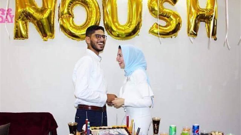 شاب يفاجئ حبيبته