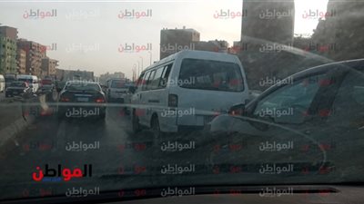 صور.. وفاة شخص صدمته سيارة أثناء عبوره الطريق الدائري