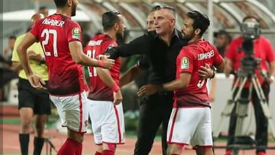 مفاجأة.. نجم الأهلي يقترب من ذئاب الجبل