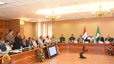 محافظ الشرقية يُشيد بدور مركز التدريب الإداري ويكرم العاملين به