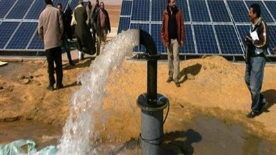 بدء تركيب 44 كم قنوات ري بلاستيكية لآبار الزراعة في الوادي الجديد