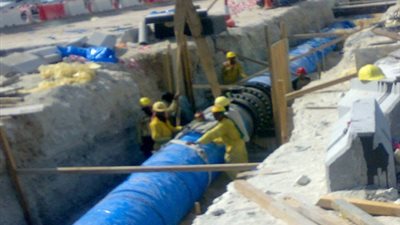 مركز الخارجة يبدأ إحلال مواسير 