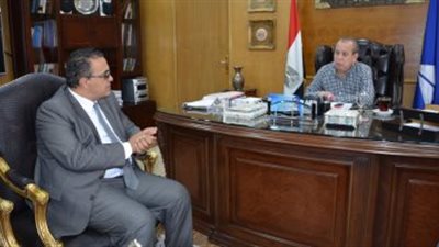 محافظ دمياط يتابع إنشاء قسمى الغسيل الكلى والعناية بمستشفى فارسكور