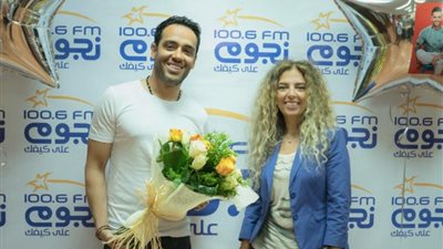 نجوم أف أم تحتفل بعيد ميلاد المطرب رامي جمال