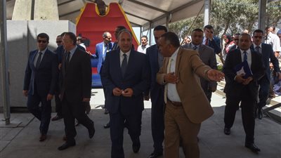 محافظ الإسكندرية يهنئ الشعب السكندري بالعيد القومي