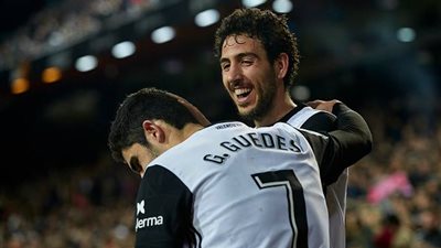 تقارير تنفي اتصالات برشلونة لضم نجم فالنسيا