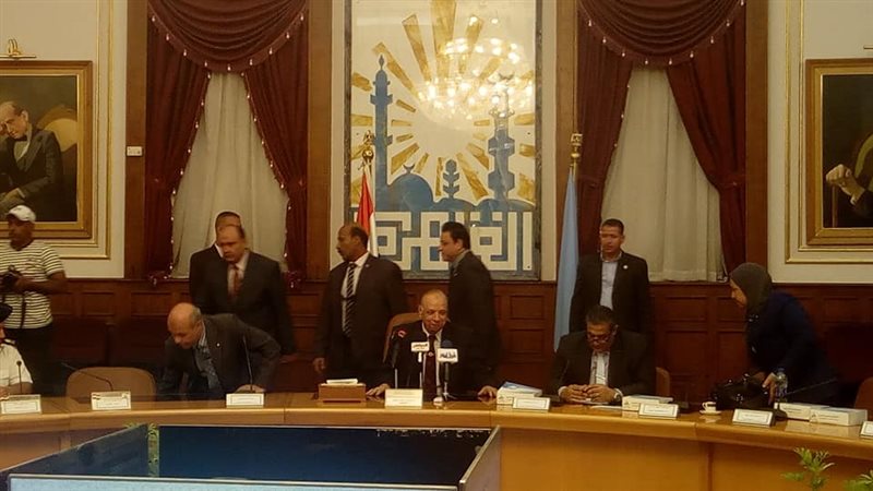 محافظ القاهرة المهندس