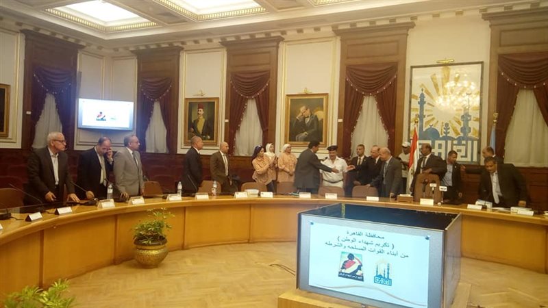 محافظ القاهرة المهندس