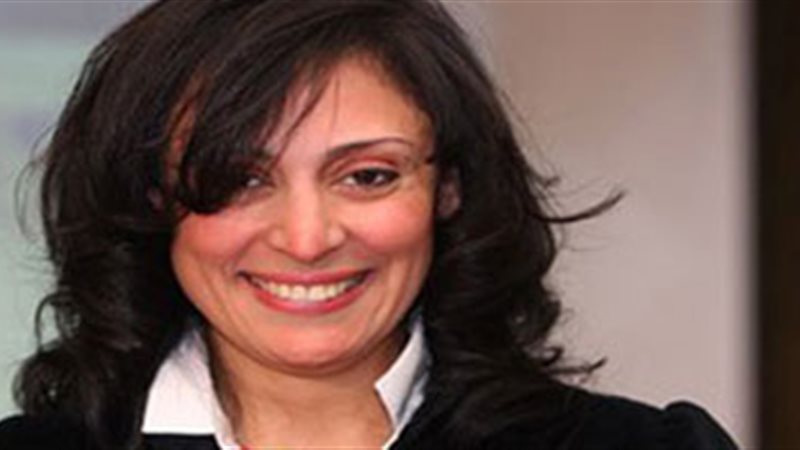الإعلامية منى العراقى