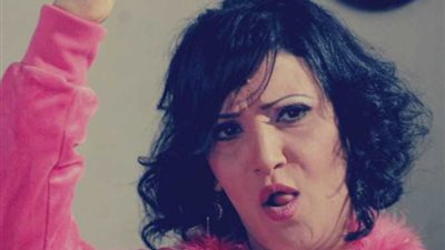 فيديو.. بدرية طلبة تغني أغنية تامر حسنى الجديد 