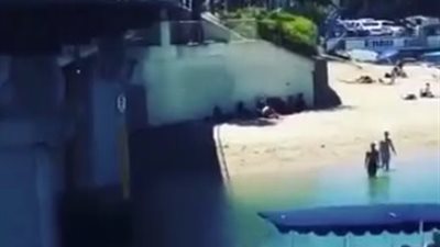 فيديو.. مراهق أمريكى يقفز على قارب من أعلى جسر بكالفورنيا