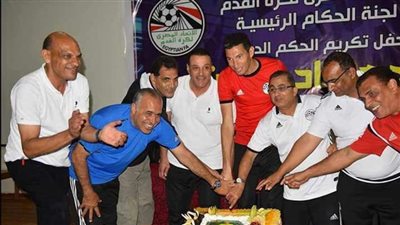 صور.. لجنة الحكام تكرم جريشة