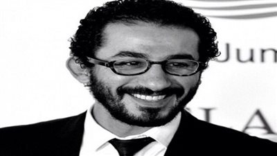 ماذا قال أحمد حلمي في  نعيه الفنان محمد شرف ؟