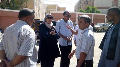 رئيس مدينة القوصية تقود حملة لإزالة التعديات على أراضي أملاك الدولة