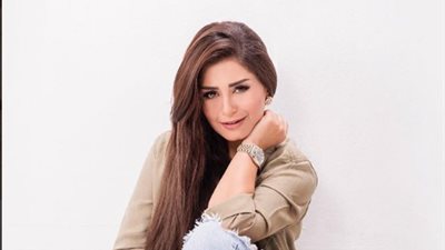 منة فضالى تشعل السوشيال ميديا بصورة مثيرة