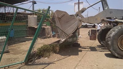 صور.. إزالة 34 حالة تعدى على أراضى الرى والطرق فى قليوب