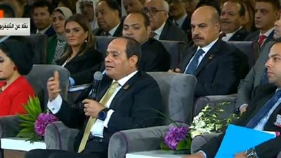 خلال المؤتمر الوطني السادس للشباب.. السيسي: عاوز 15 مليار جنيه علشان أزود مرتب المدرس