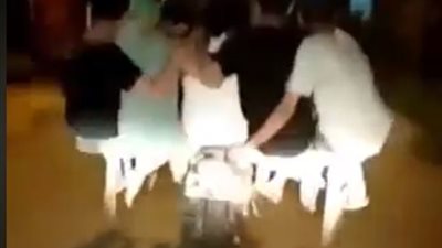 فيديو.. نهاية مفزعة لـ6 أشخاص يستقلون دراجة نارية 