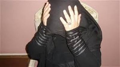 ضبط ربة منزل ونجليها بتهمة الاتجار فى المخدرات 