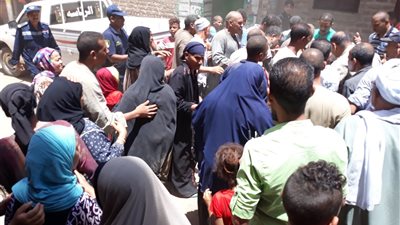 استخراج 3 اطفال من أسفل عقار منهار فى سوهاج 