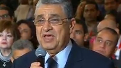 وزير الكهرباء ردًا على سؤال الرئيس حول تكلفة كهرباء منشآت الحكومة: احنا مش حرامية ياريس