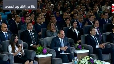 الرئيس السيسي معلقًا على رقصة كيكي لـ وزير البترول: زود البنزين يا طارق