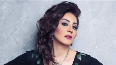 فيديو.. وفاء عامر تنقذ سمكة من الموت