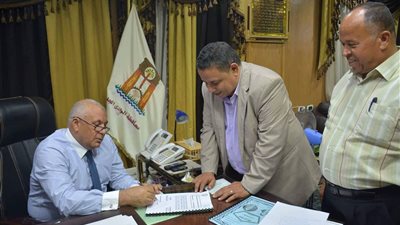 محافظ الوادي الجديد يعتمد نتيجة الدور الثاني للشهادة الإعدادية العامة بنسبة نجاح 96.1 %