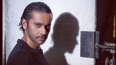محمد خطاب يروج لمسلسل أبواب الشك بهذه الصورة