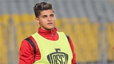رباعي الأهلي ينتظرون حسم مصيرهم قبل غلق باب القيد