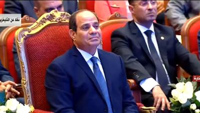 الحزن يخيم على الرئيس السيسي عند الاستماع لشاب من ذوي الإعاقة فى المؤتمر السابع للاتصالات