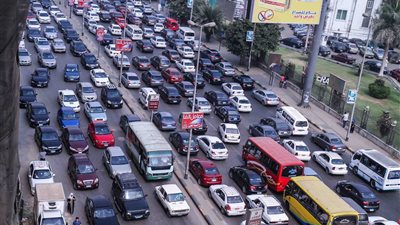 النشرة المرورية.. كثافات عالية في شوارع الجيزة