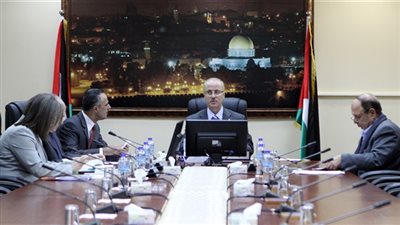 مجلس الوزراء الفلسطيني يطالب دول العالم بـ تأمين الدعم المالي لوكالة غوث